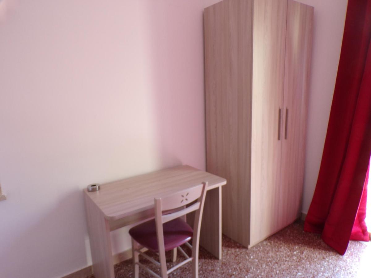 Nuova Aurora Rent Rooms Roccalumera Exterior foto